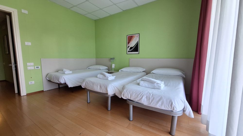 HOTEL LAGO LOSETTA - CAMERA TRIPLA 3 LETTI SINGOLI